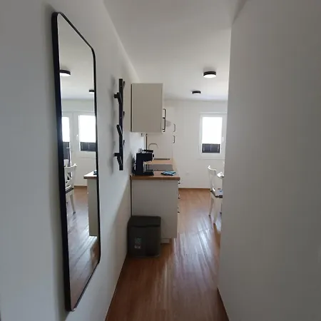 Apartma Z Lepo Teraso Za 3+1 Osebe *