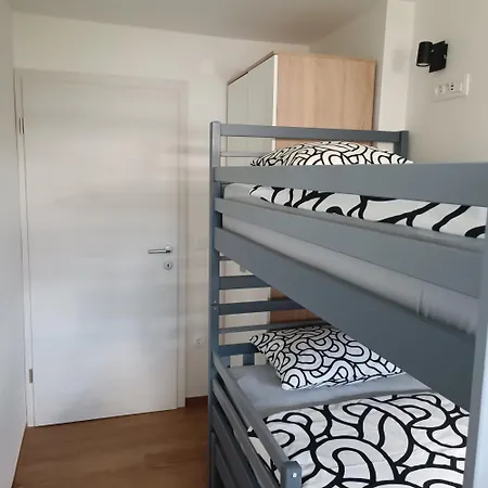 Apartman Apartma Z Lepo Teraso Za 3+1 Osebe *