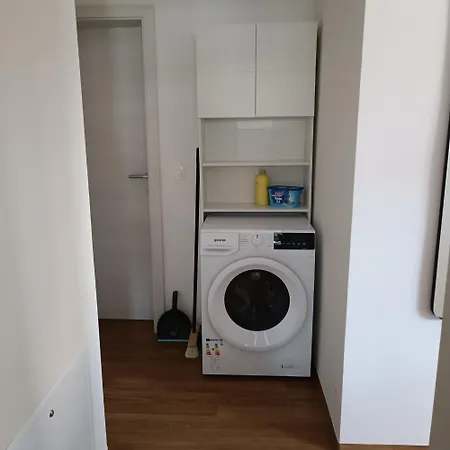 Apartma Z Lepo Teraso Za 3+1 Osebe ブレッド