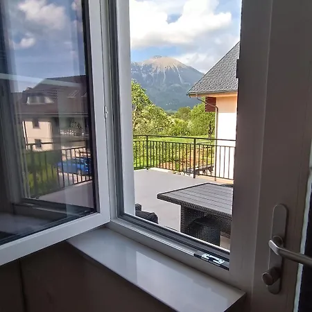 Apartma Z Lepo Teraso Za 3+1 Osebe Apartman