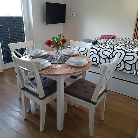 Apartma Z Lepo Teraso Za 3+1 Osebe Appartamento Bled