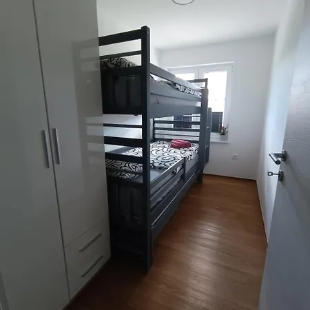 Apartma Z Lepo Teraso Za 3+1 Osebe Bled