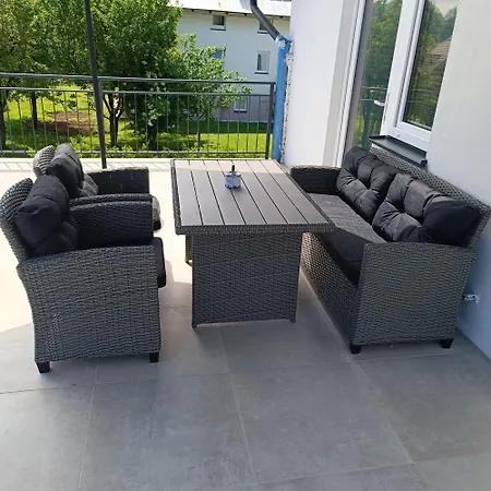 Apartma Z Lepo Teraso Za 3+1 Osebe Apartman