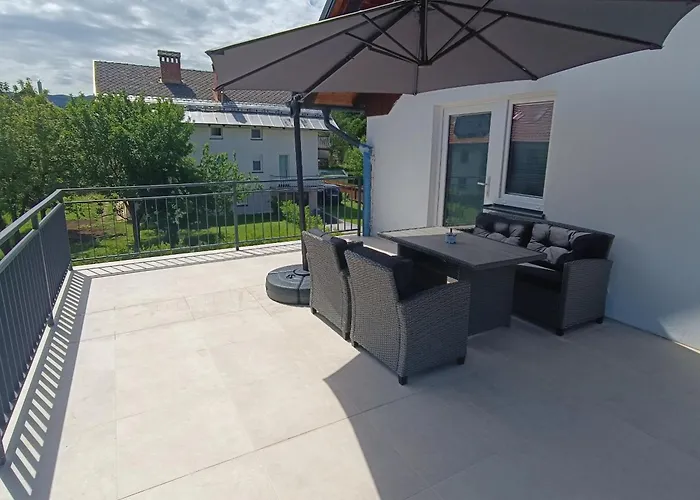 Apartma Z Lepo Teraso Za 3+1 Osebe شقة بليد