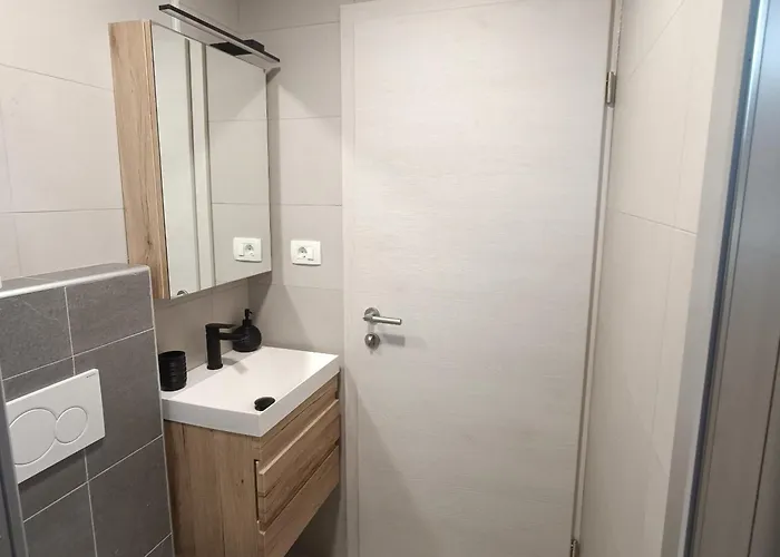 Apartma Z Lepo Teraso Za 3+1 Osebe بليد