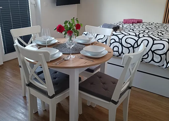 Apartma Z Lepo Teraso Za 3+1 Osebe Apartman Bled