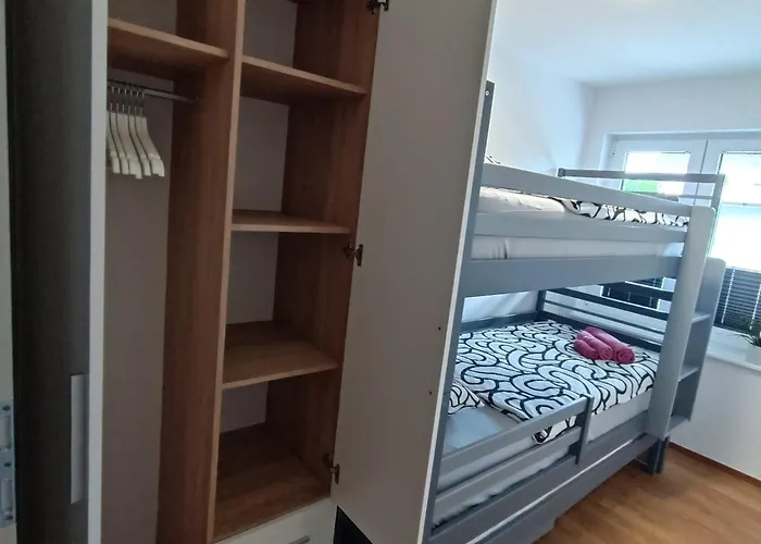 Apartma Z Lepo Teraso Za 3+1 Osebe * بليد