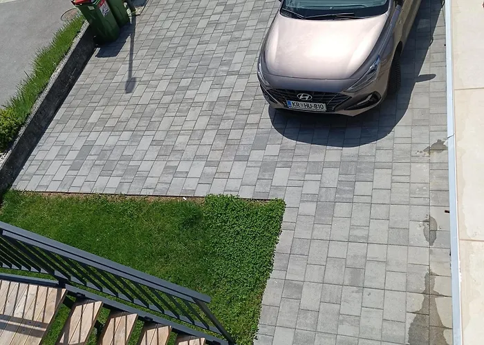 Apartma Z Lepo Teraso Za 3+1 Osebe *